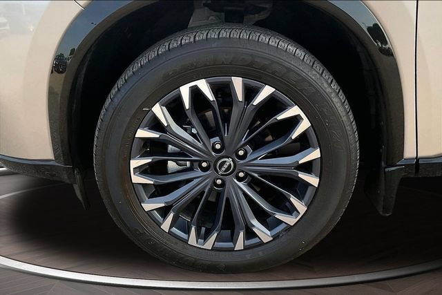 Certified 2025 Nissan Rogue Platinum AWD/4WD image 9