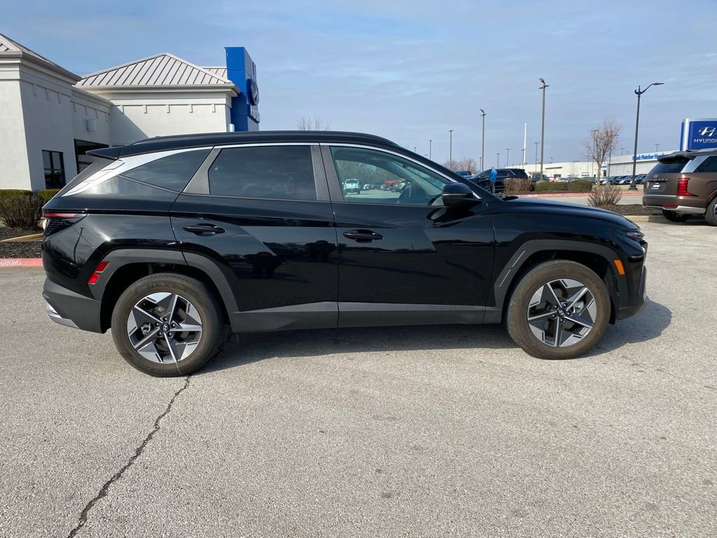 Certified 2025 Hyundai Tucson SEL AWD/4WD image 8