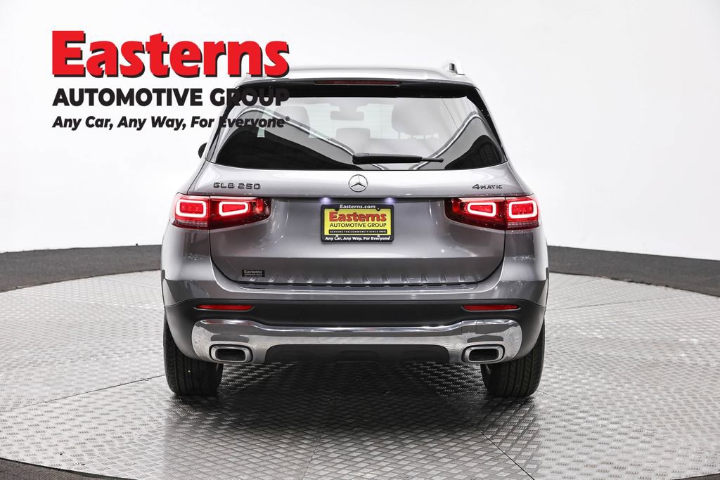 Used 2021 Mercedes-Benz GLB 250 4MATIC w/ Premium Package image 6