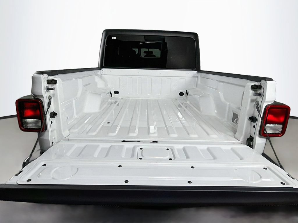 Used 2022 Jeep Gladiator Sport AWD/4WD image 24