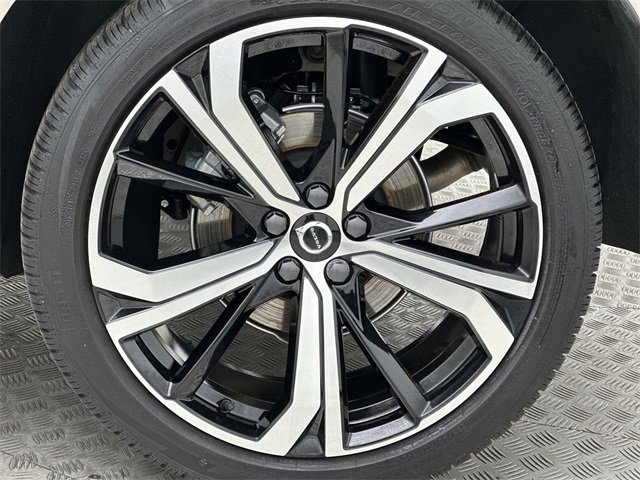 Certified 2025 Volvo XC60 B5 Ultra w/ Protection Package Premier image 10
