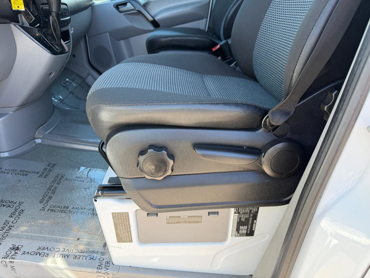 Used 2011 Mercedes-Benz Sprinter 2500 image 11