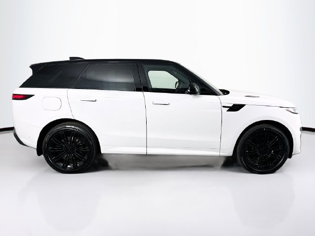 Used 2026 Land Rover Range Rover Sport Dynamic SE AWD/4WD image 4