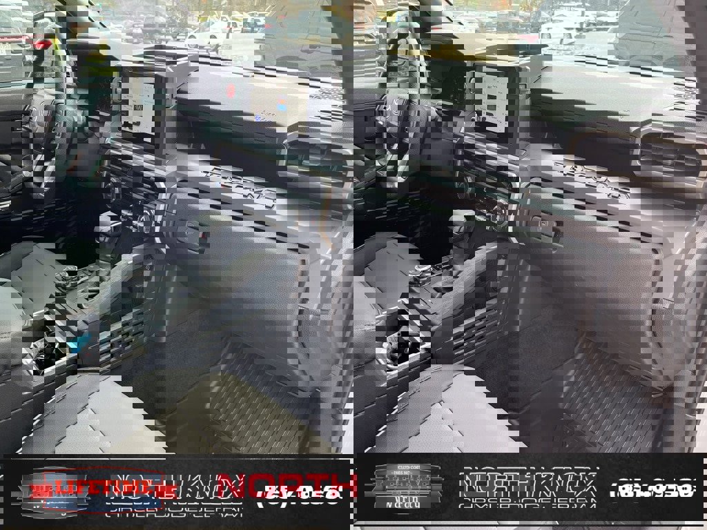 Used 2024 Toyota Tacoma TRD Off-Road image 29