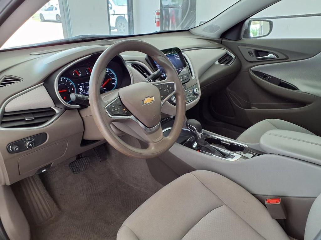 Used 2025 Chevrolet Malibu LT FWD image 10