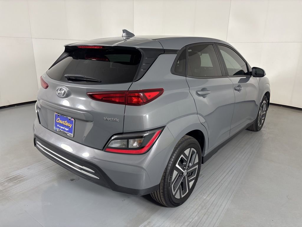 Used 2023 Hyundai Kona SE w/ Cargo Package image 9
