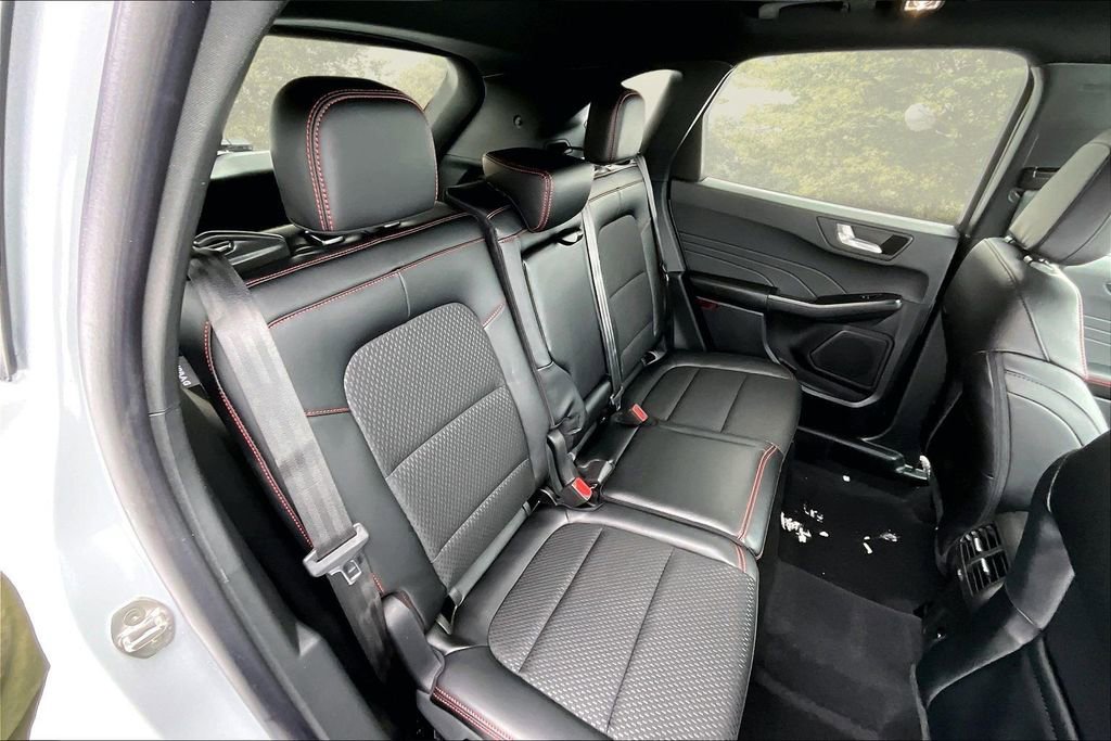 New 2026 Ford Escape ST-Line w/ Tech Pack #1 AWD/4WD image 9