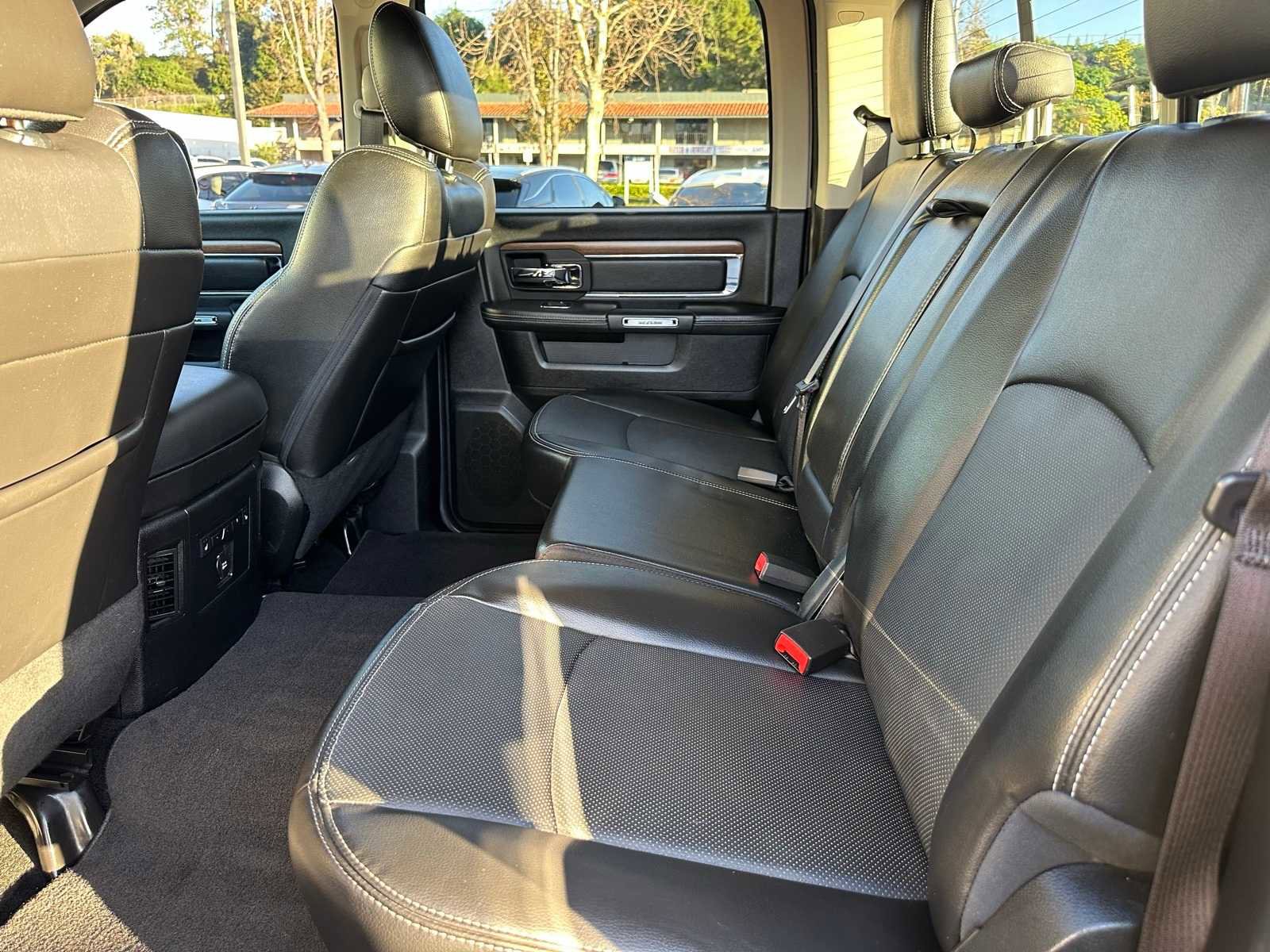 Used 2015 RAM 1500 Laramie w/ Convenience Group image 18