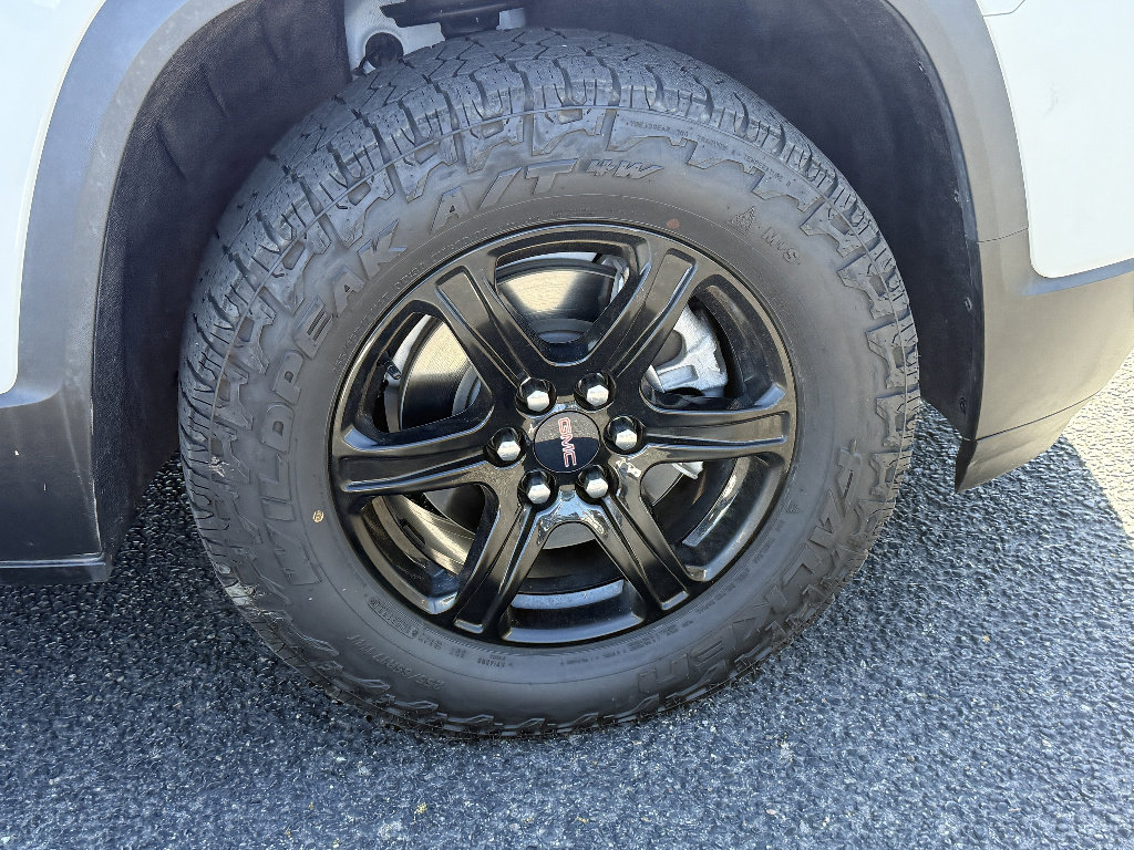 Used 2023 GMC Acadia AT4 w/ Technology Package AWD/4WD image 29