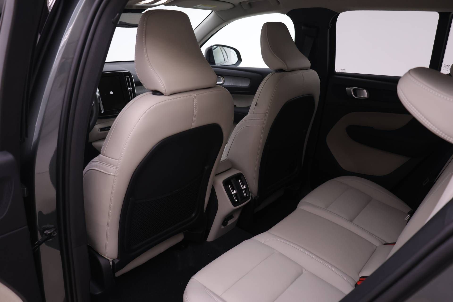 New 2026 Volvo XC40 B5 Ultra w/ Climate Package AWD/4WD image 13