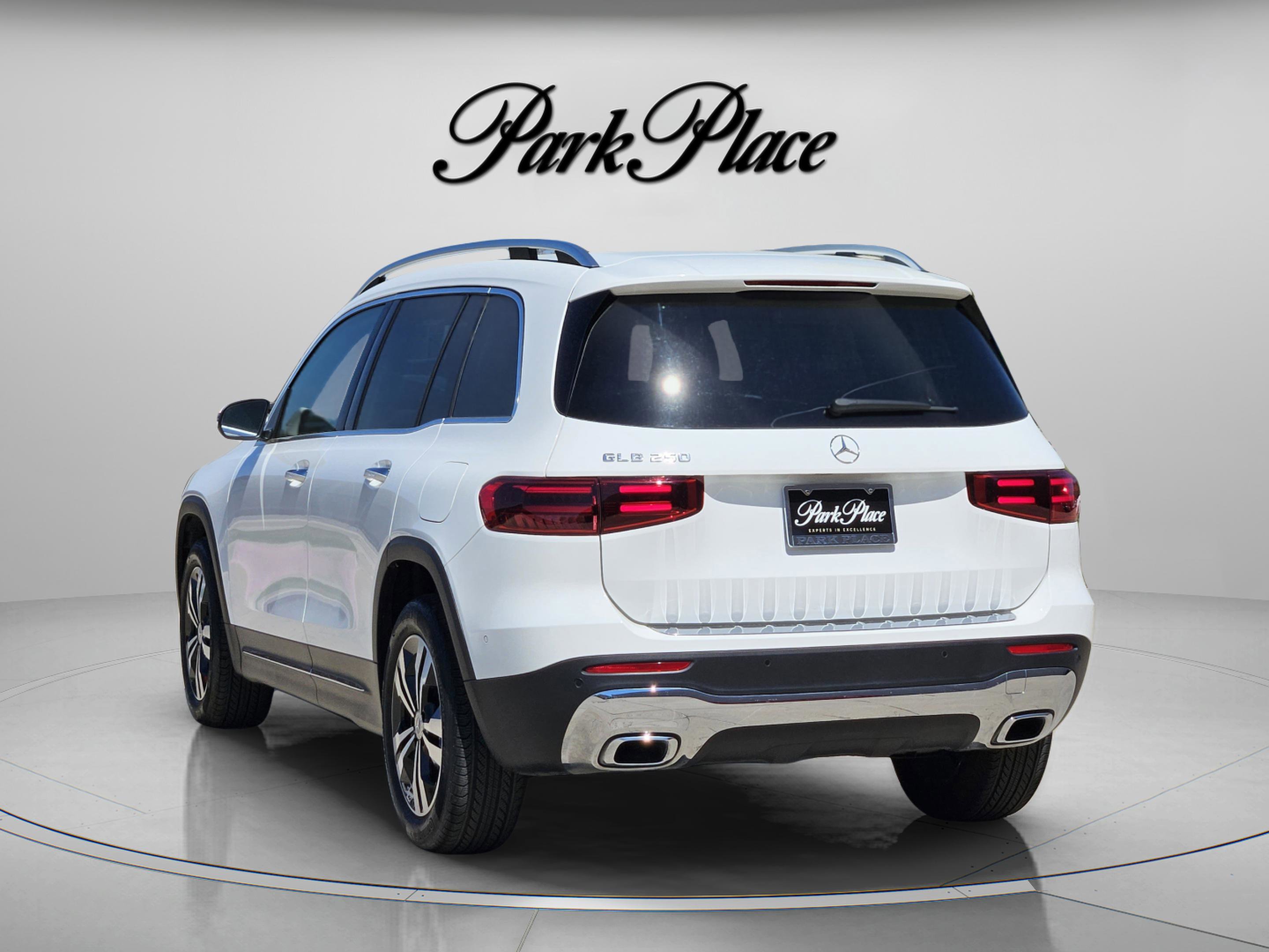 Certified 2025 Mercedes-Benz GLB 250 image 3