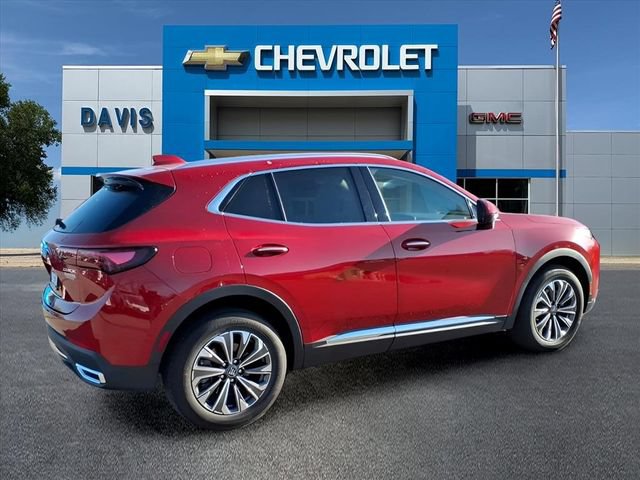 Used 2025 Buick Envision Preferred AWD/4WD image 3