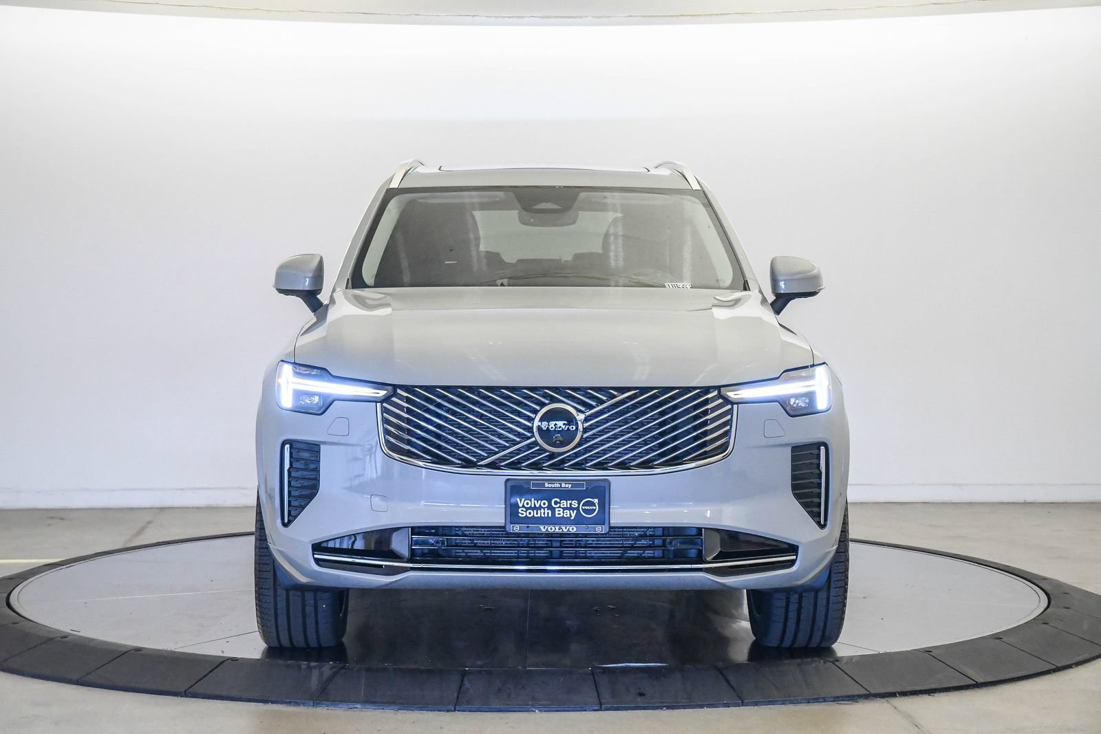 Certified 2026 Volvo XC90 B6 Plus AWD/4WD image 6