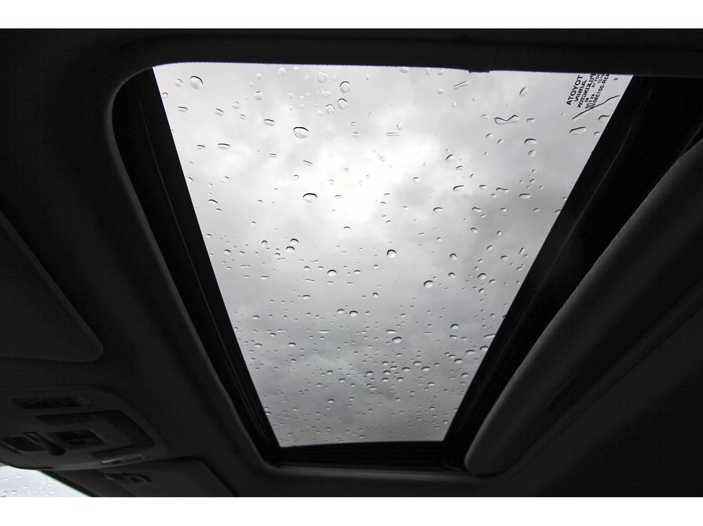 Used 2023 Toyota Sienna XLE image 26