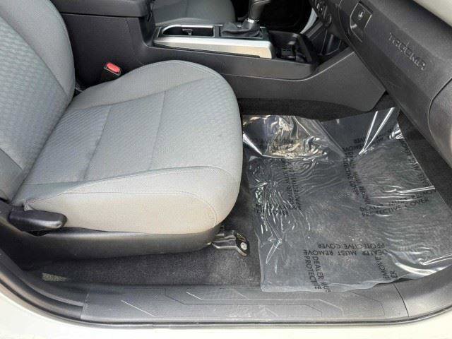 Used 2022 Toyota Tacoma SR5 RWD image 43