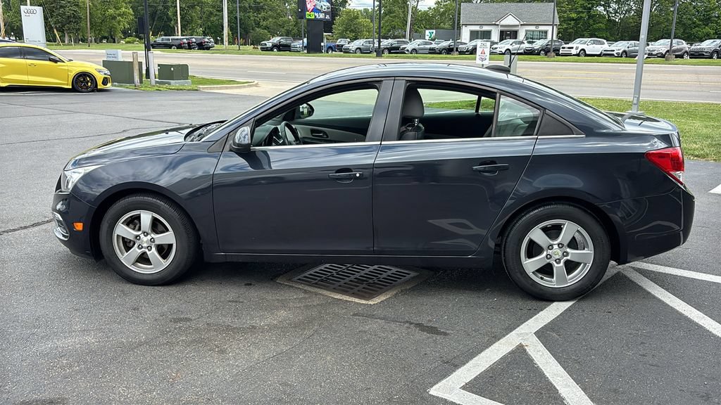Used 2015 Chevrolet Cruze LT FWD image 3