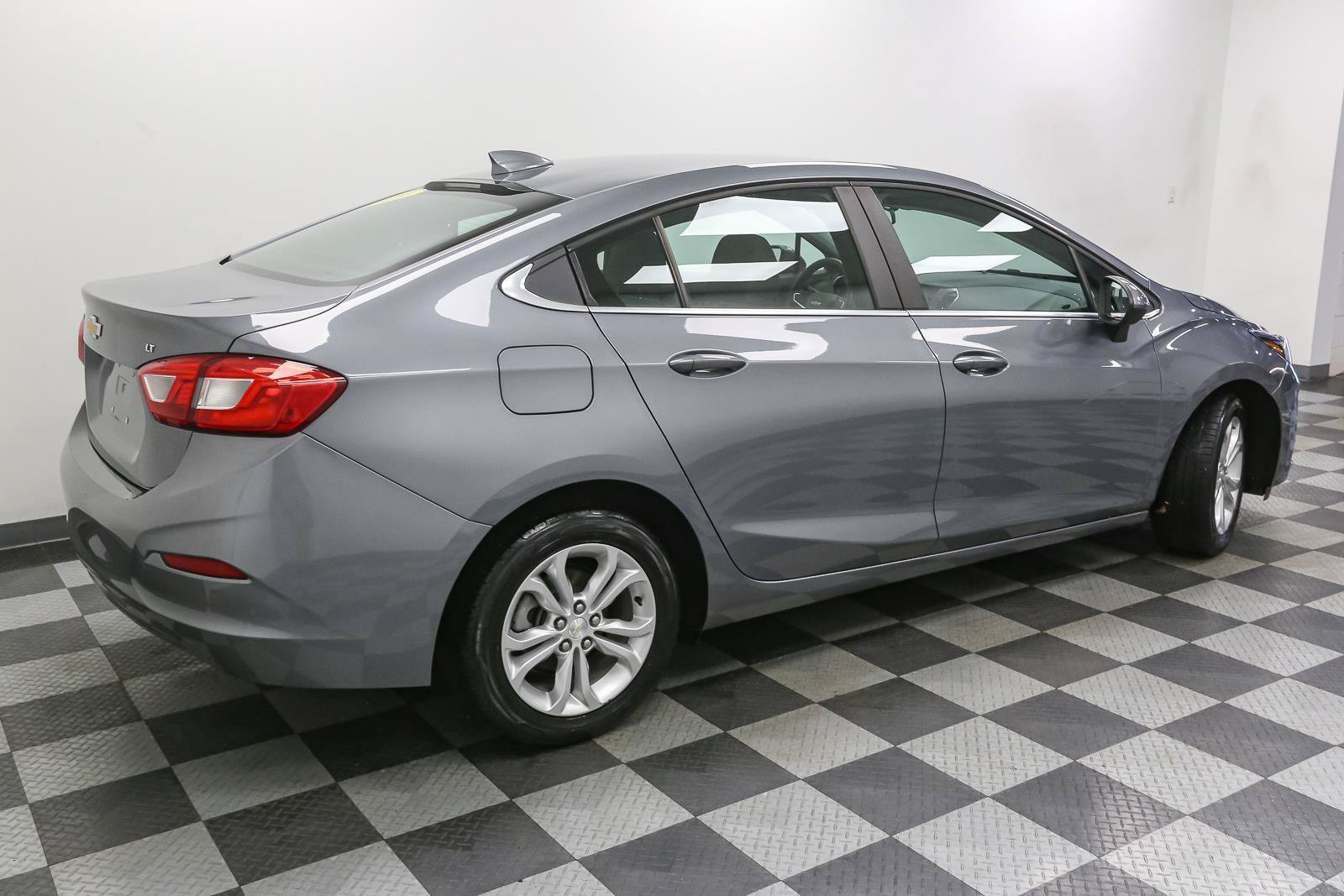 Used 2019 Chevrolet Cruze LT FWD image 8