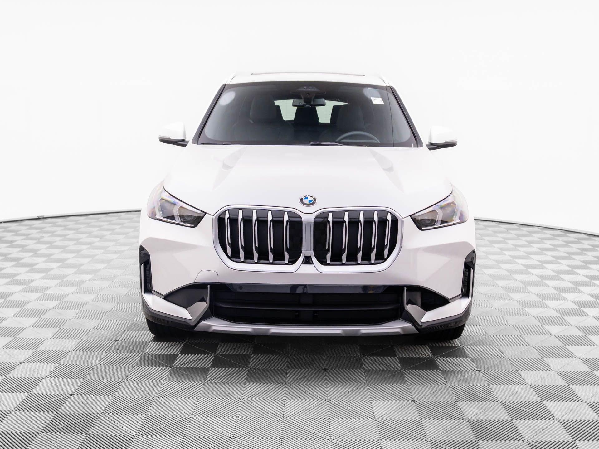 Certified 2025 BMW X1 xDrive28i w/ Technology Package image 9