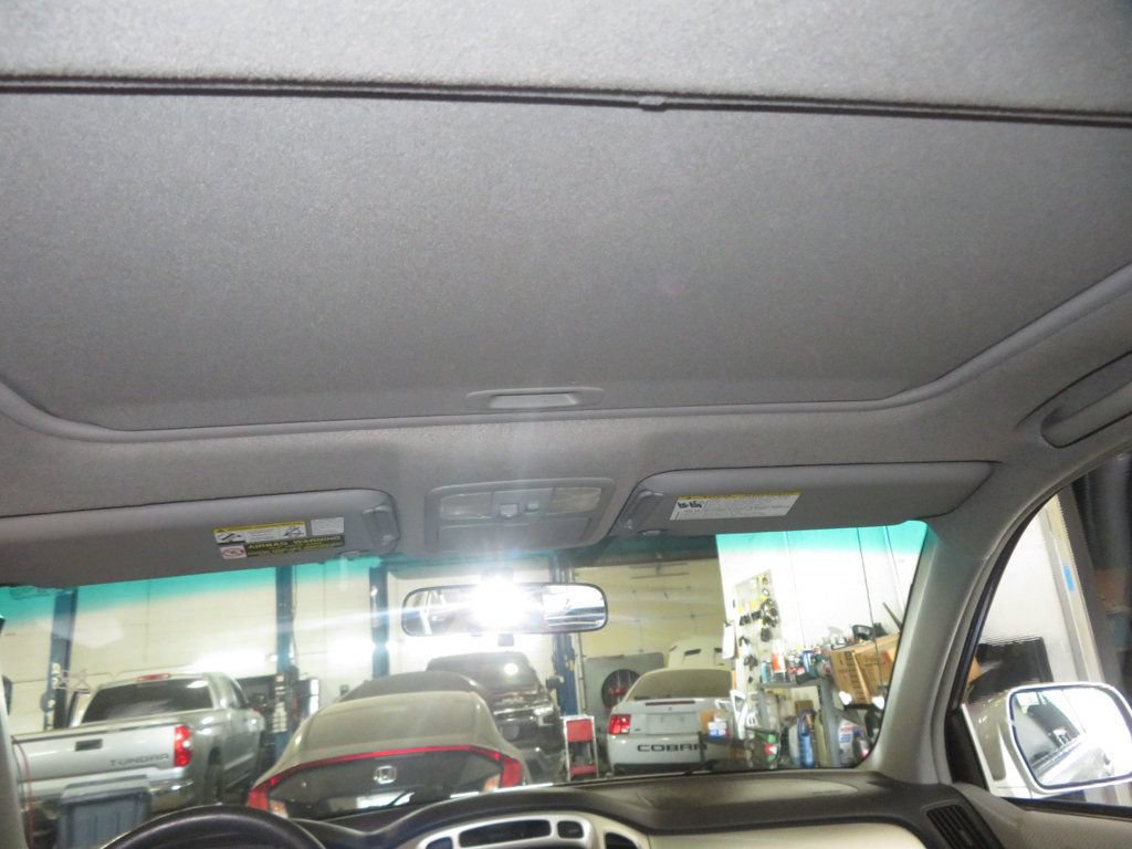 Used 2004 Toyota Highlander 4WD V6 image 36