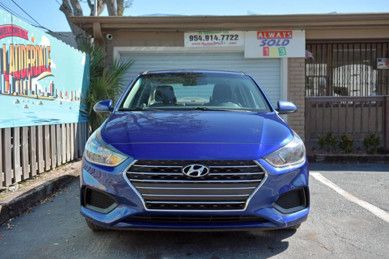 Used 2019 Hyundai Accent SE image 3