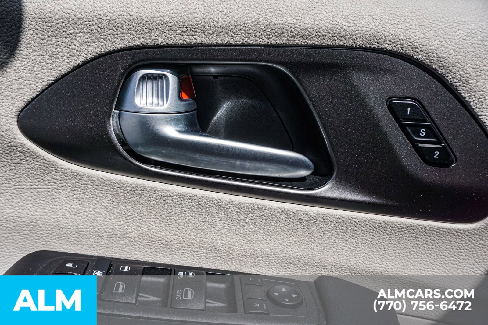 Used 2024 Chrysler Pacifica Touring-L image 56