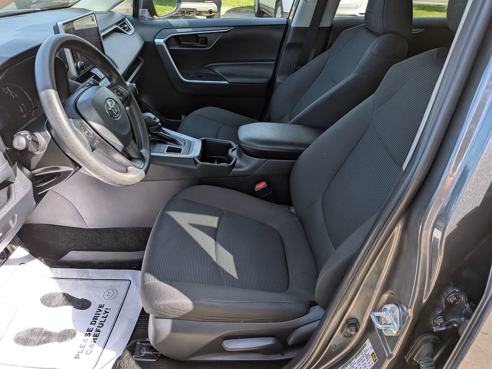 Used 2024 Toyota RAV4 LE AWD/4WD image 25