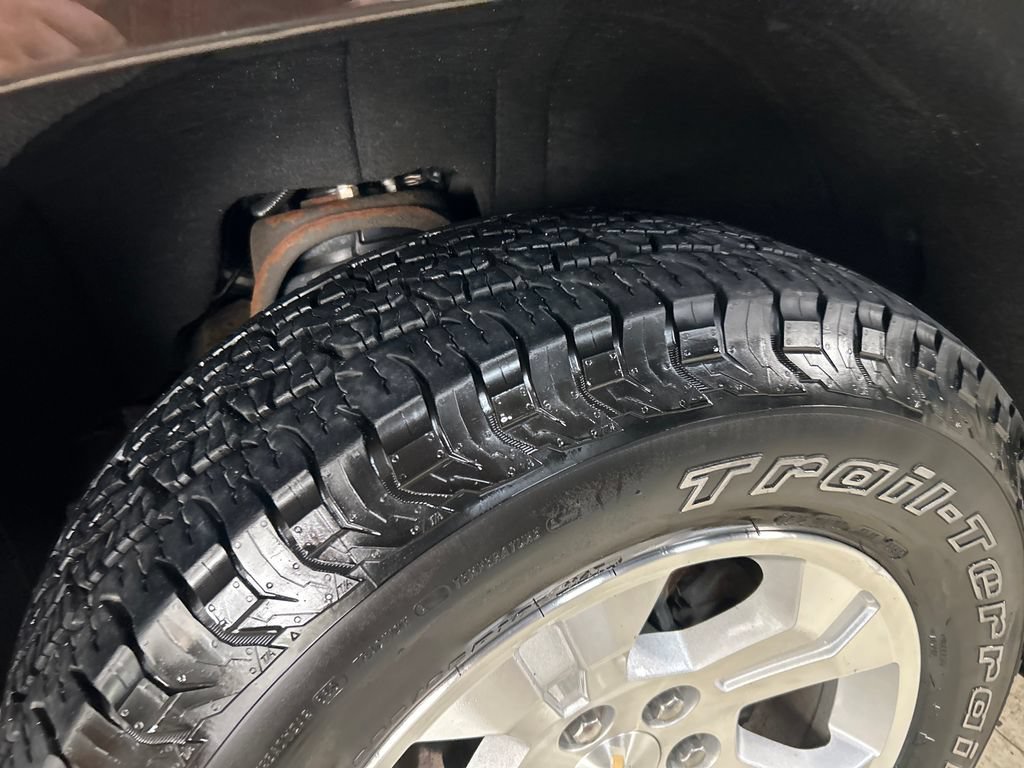 Used 2018 Chevrolet Silverado 1500 LTZ Z71 w/ LTZ Plus Package AWD/4WD image 12