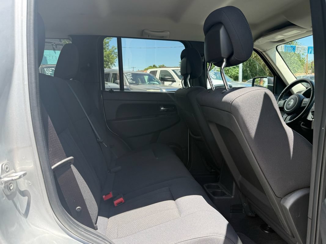 Used 2011 Jeep Liberty Sport w/ Popular Equipment Group AWD/4WD image 6