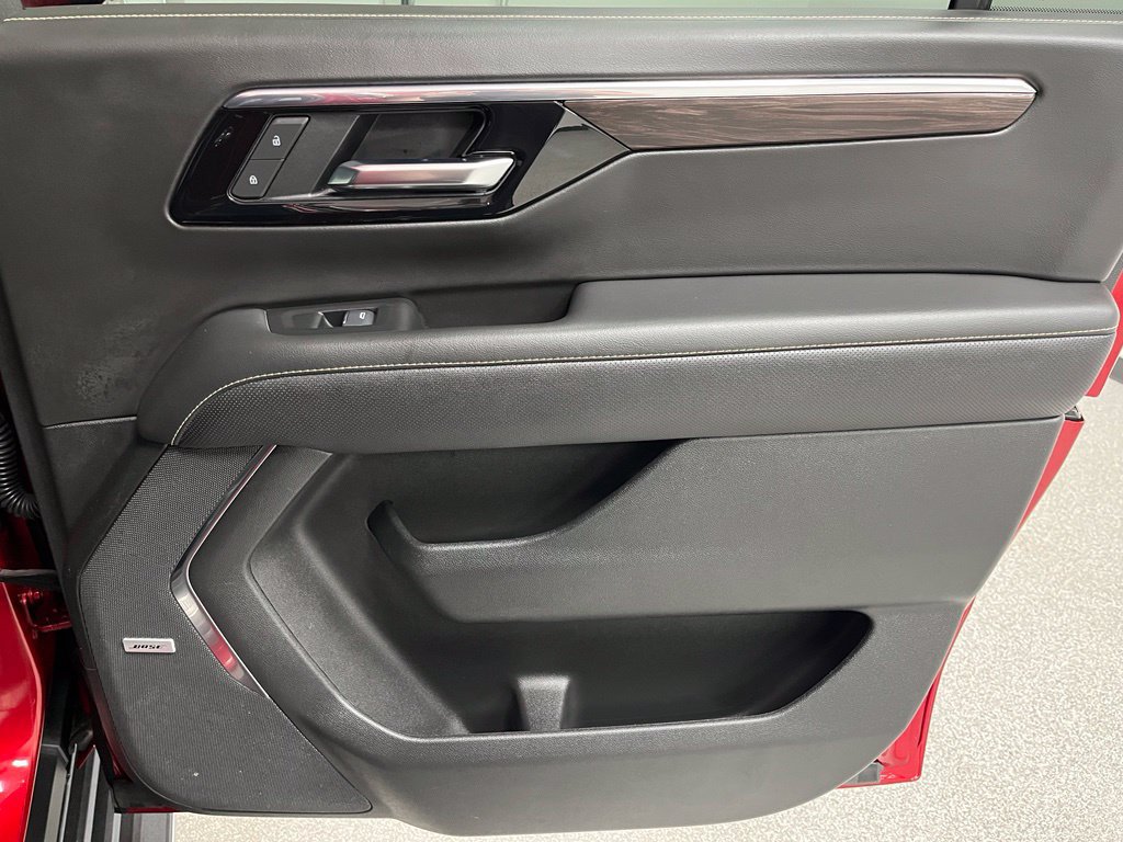 Used 2025 Chevrolet Suburban Premier AWD/4WD image 51