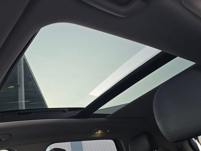 Used 2023 Kia Sorento EX w/ Panoramic Sunroof Package FWD image 18