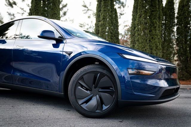 Used 2026 Tesla Model Y Long Range image 6