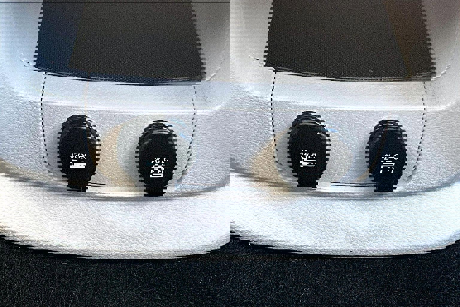 Used 2018 Dodge Grand Caravan SE w/ UConnect Hands-Free Group image 22