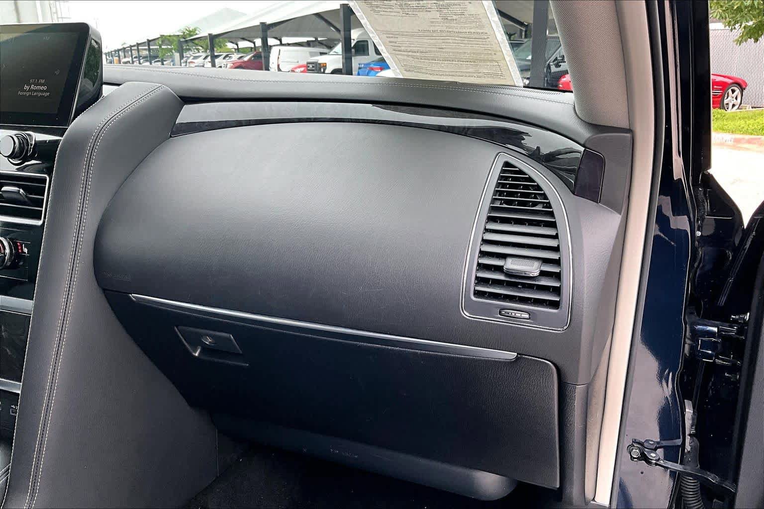 Used 2023 INFINITI QX80 Luxe w/ All-Season Package AWD/4WD image 19