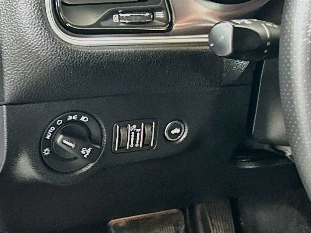 Used 2019 Dodge Challenger GT RWD image 9