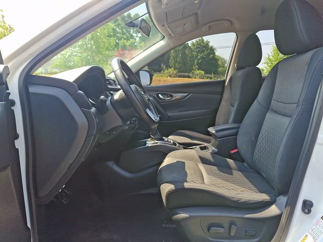 Used 2017 Nissan Rogue SV AWD/4WD image 14
