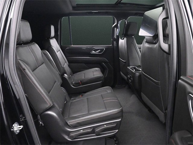 Used 2022 Chevrolet Suburban RST w/ Luxury Package image 19