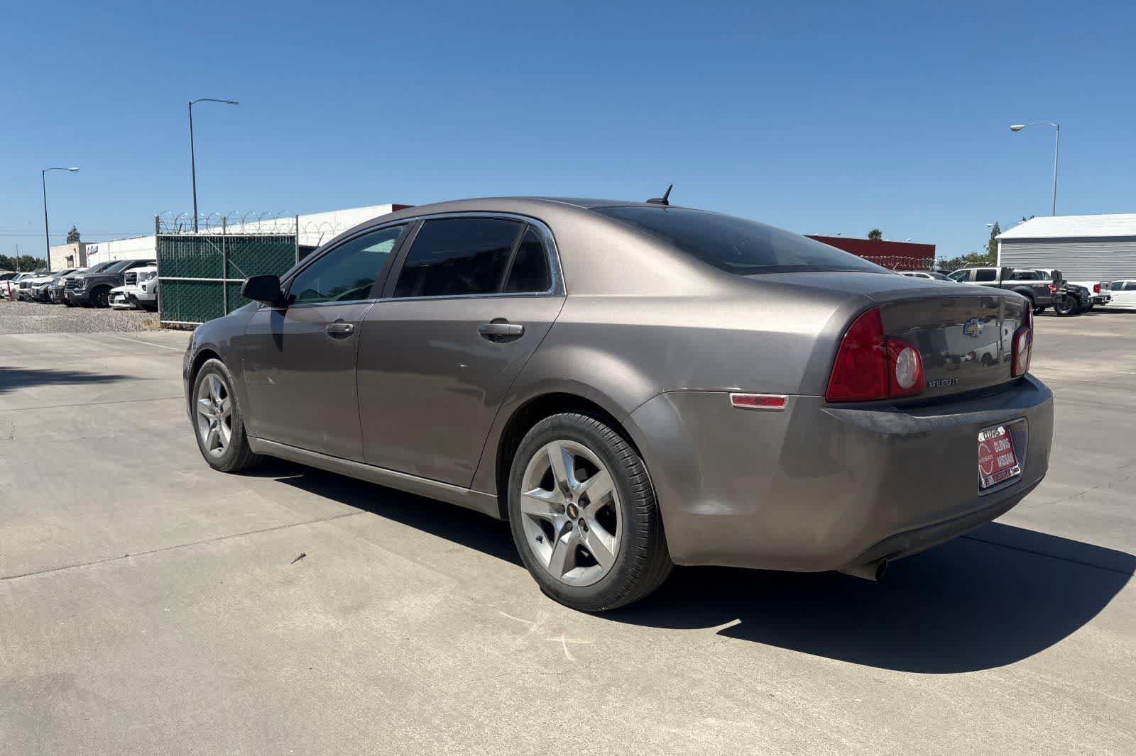 Used 2010 Chevrolet Malibu LT w/ Power Convenience Package FWD image 7