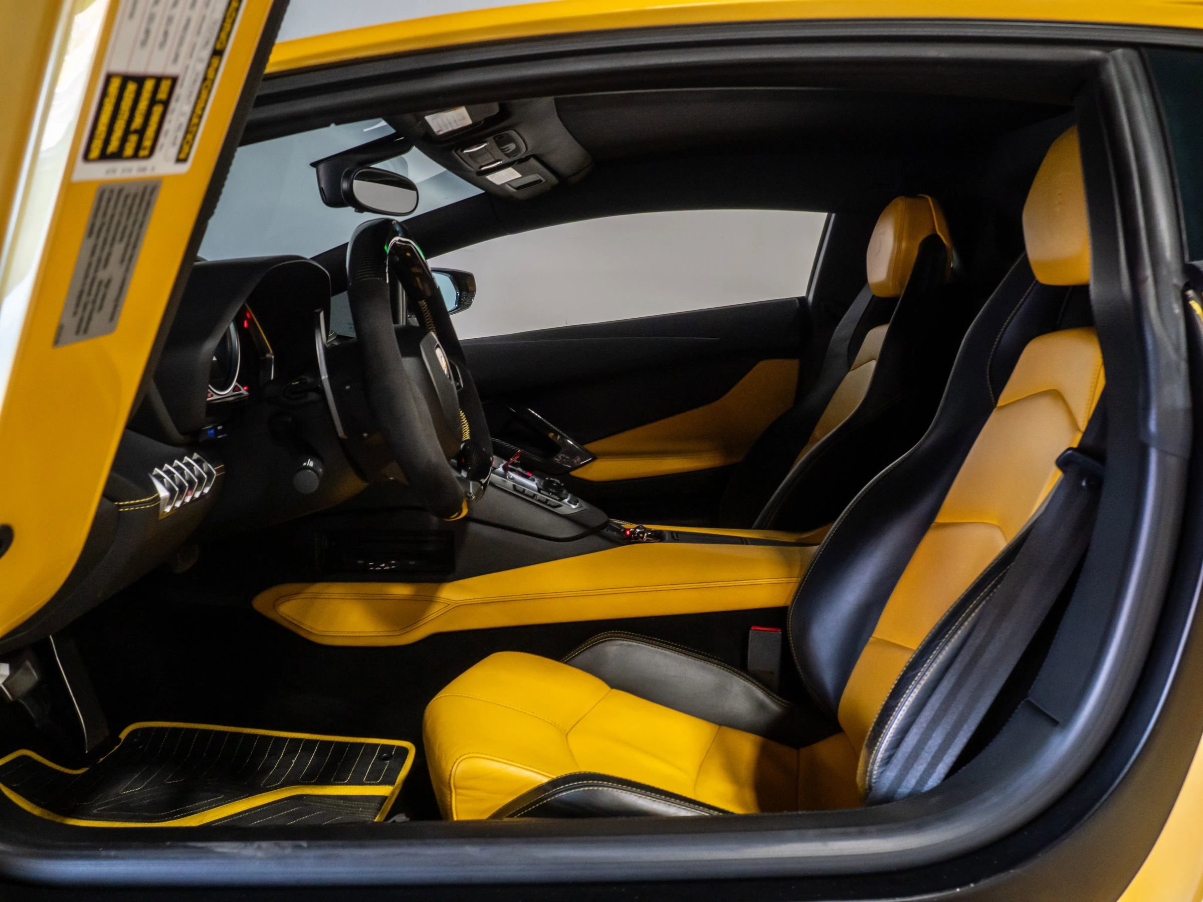 Used 2013 Lamborghini Aventador LP 700-4 image 21