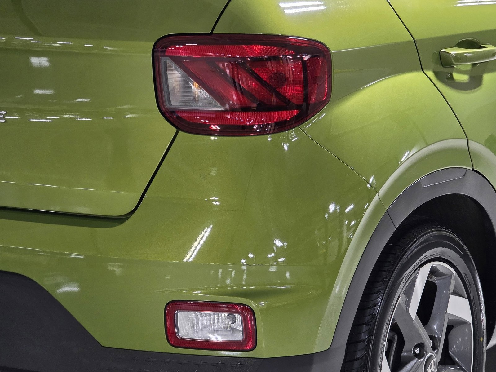 Certified 2023 Hyundai Venue SEL image 12