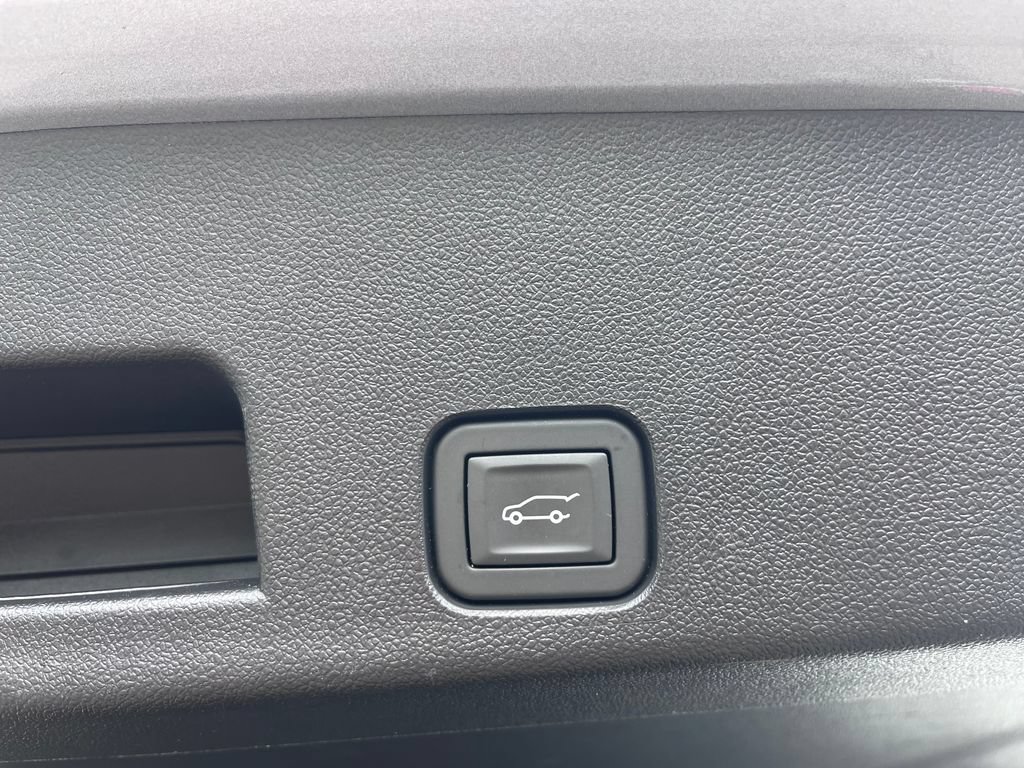 Used 2026 GMC Acadia Elevation FWD image 23
