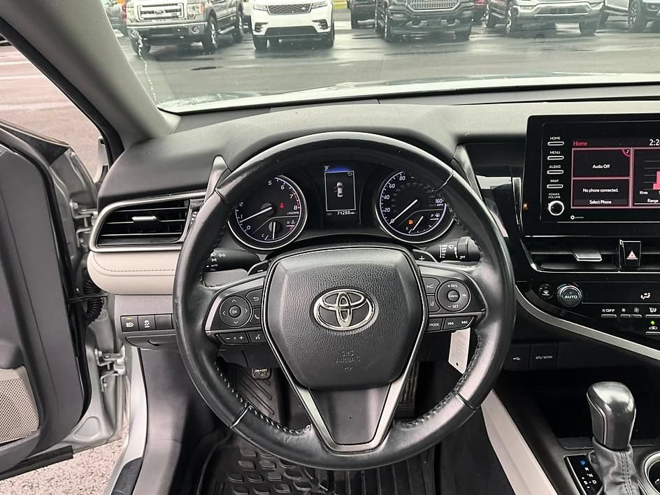Used 2022 Toyota Camry SE FWD image 32