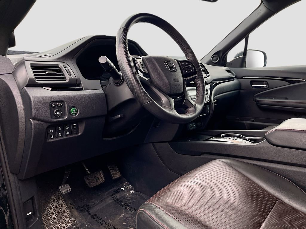 Used 2024 Honda Ridgeline Black Edition image 9