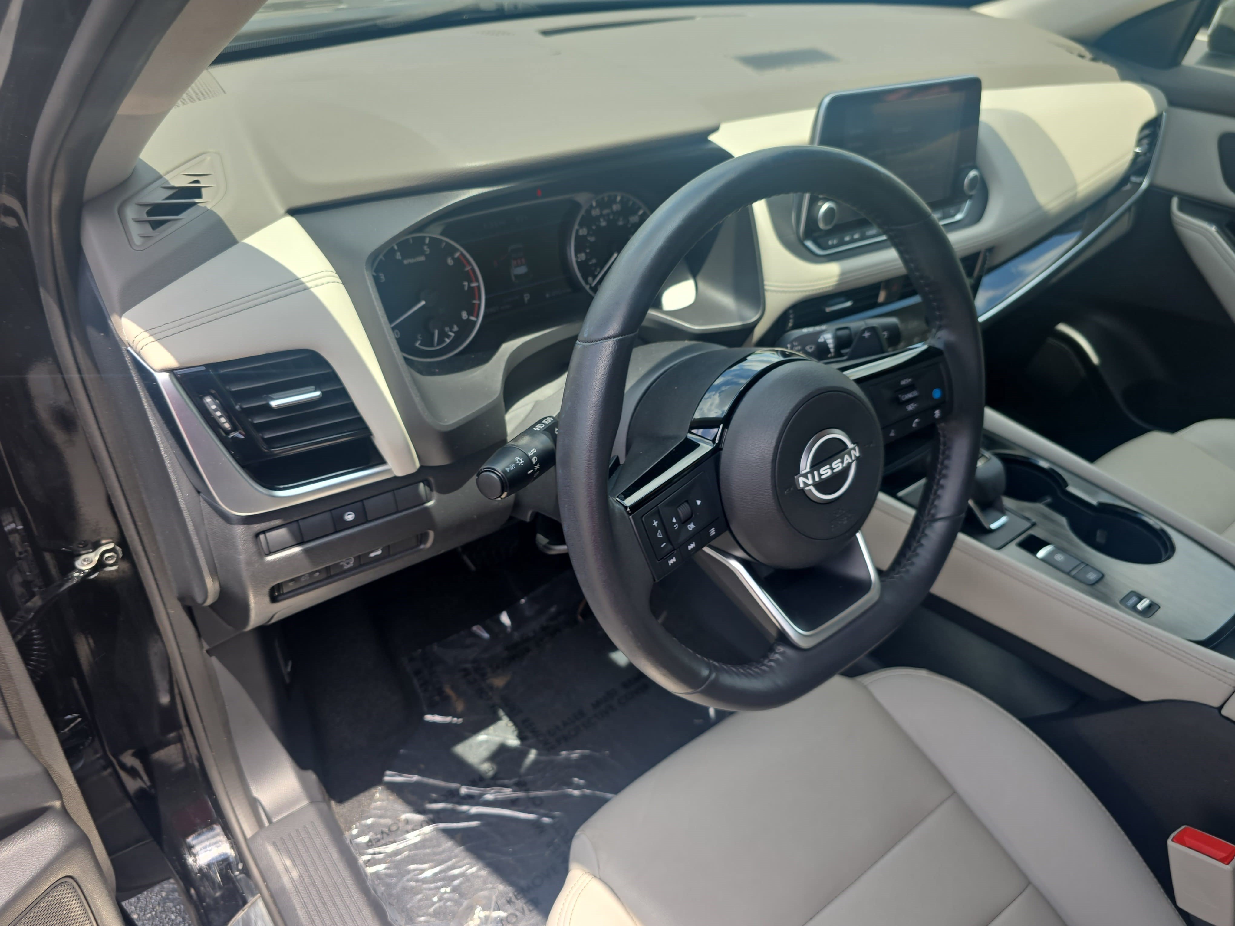Used 2023 Nissan Rogue SL FWD image 16