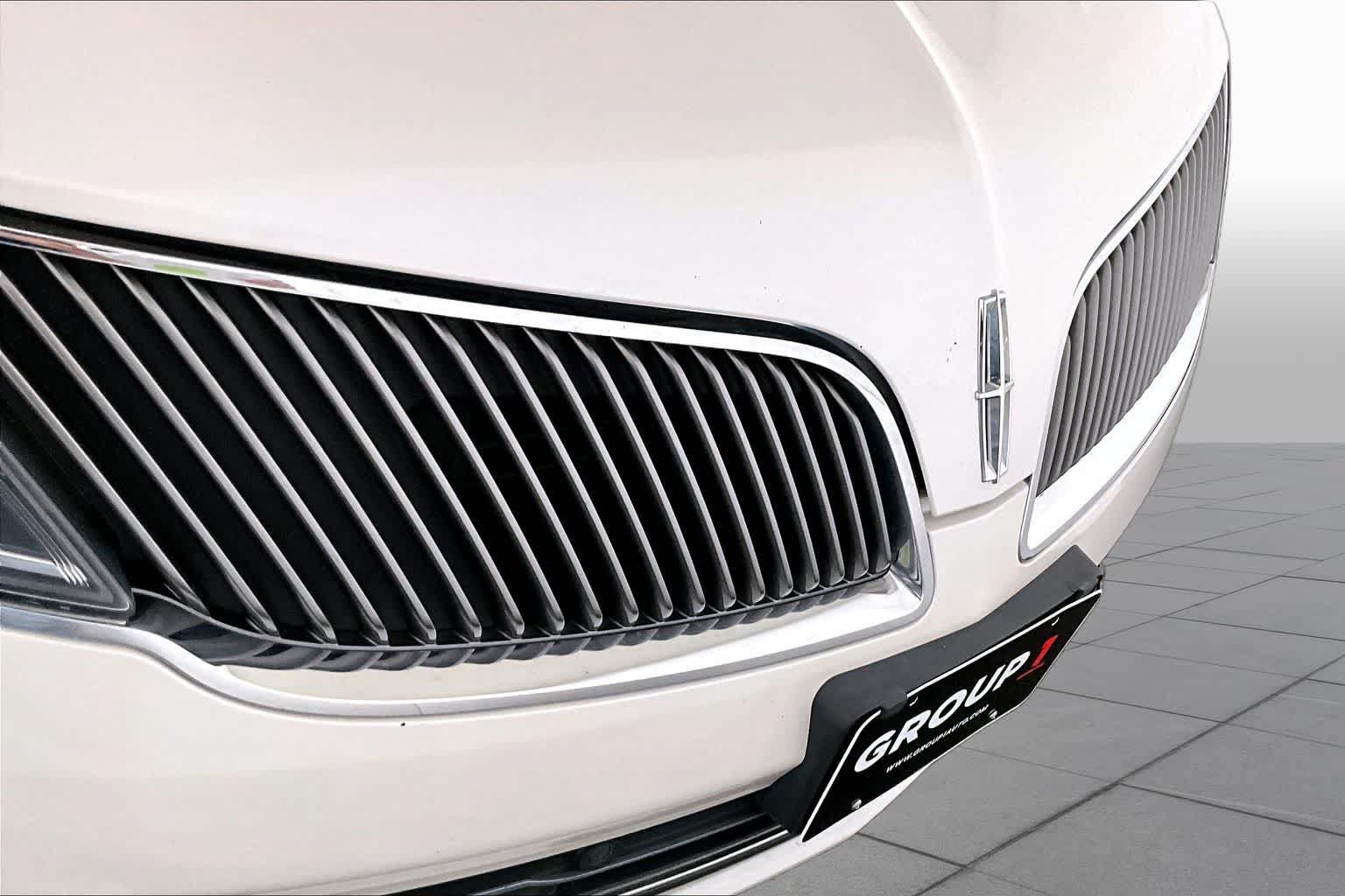 Used 2014 Lincoln MKS AWD w/ Equipment Group 101A image 29
