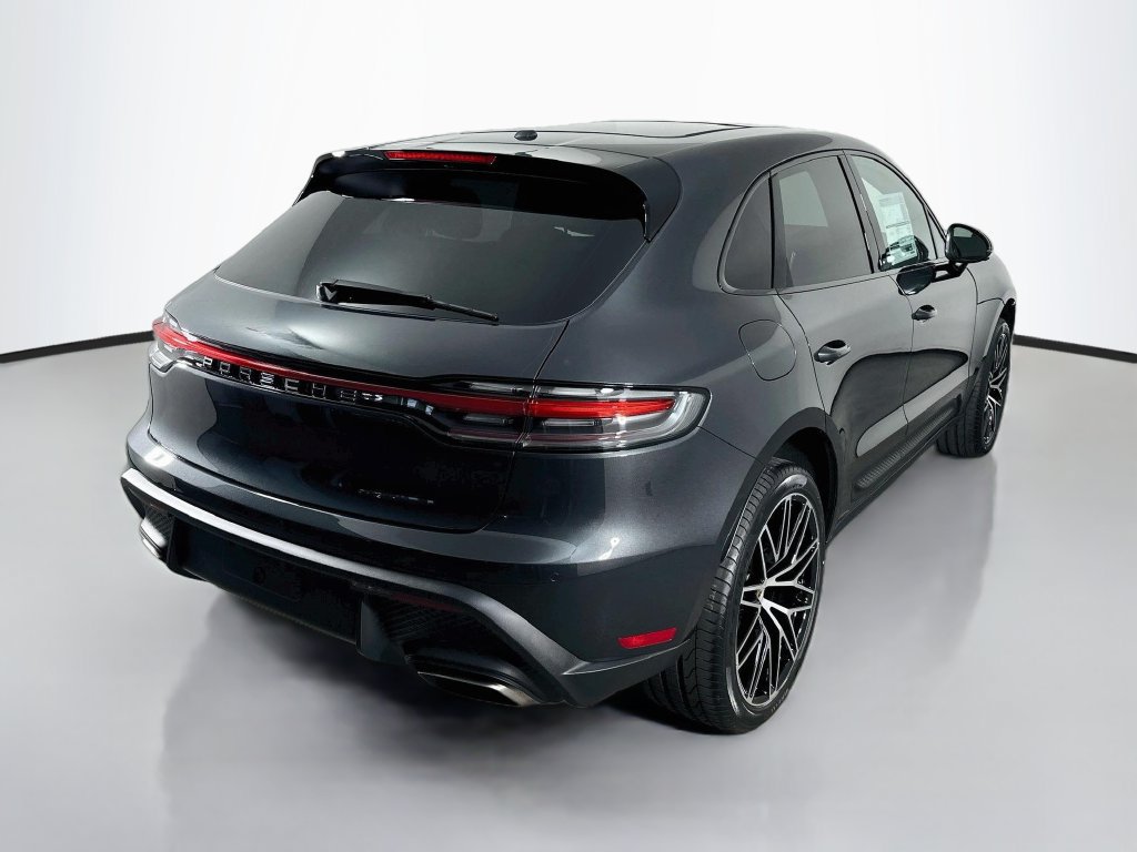 Certified 2026 Porsche Macan AWD/4WD image 9