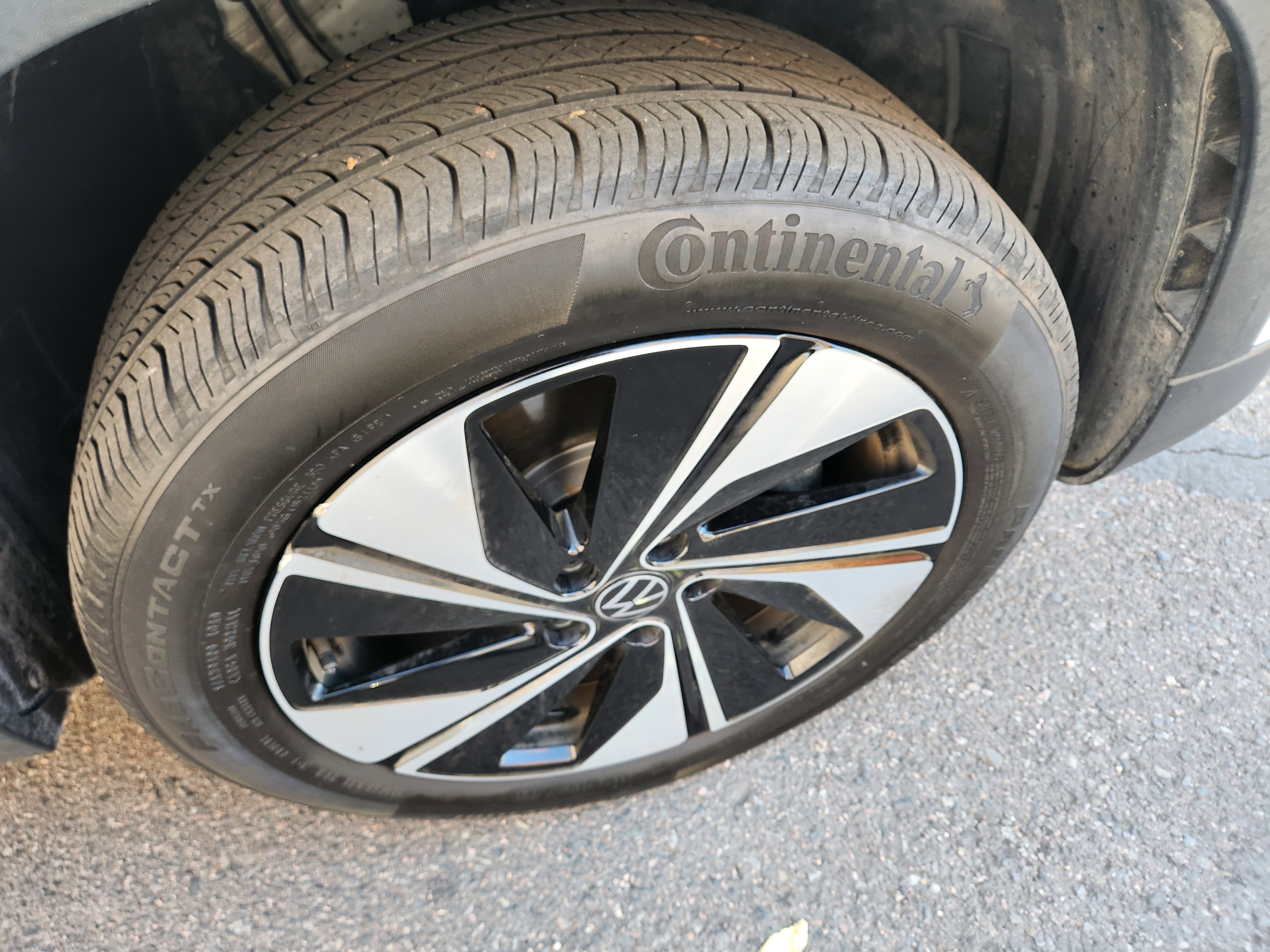 Certified 2023 Volkswagen Taos SE w/ Panoramic Sunroof Package image 28