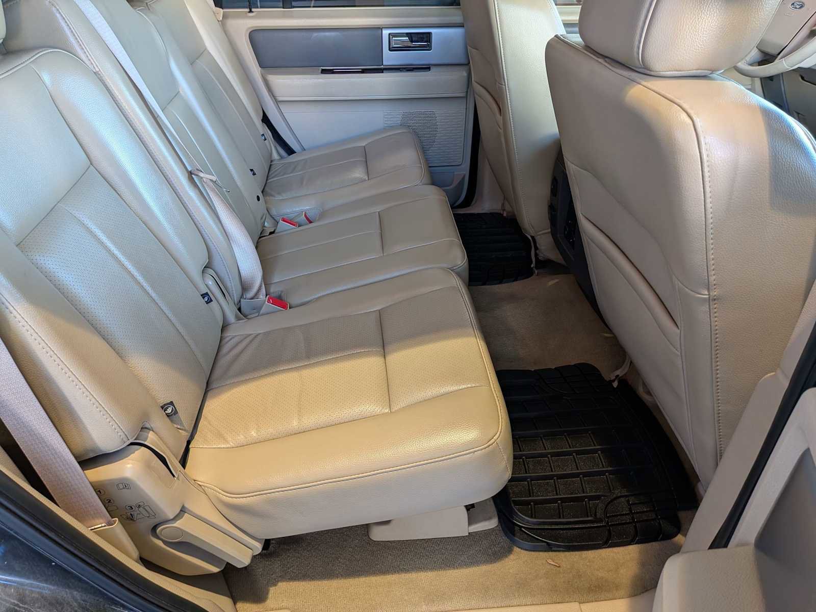 Used 2014 Ford Expedition XLT w/ Equipment Group 202A image 18