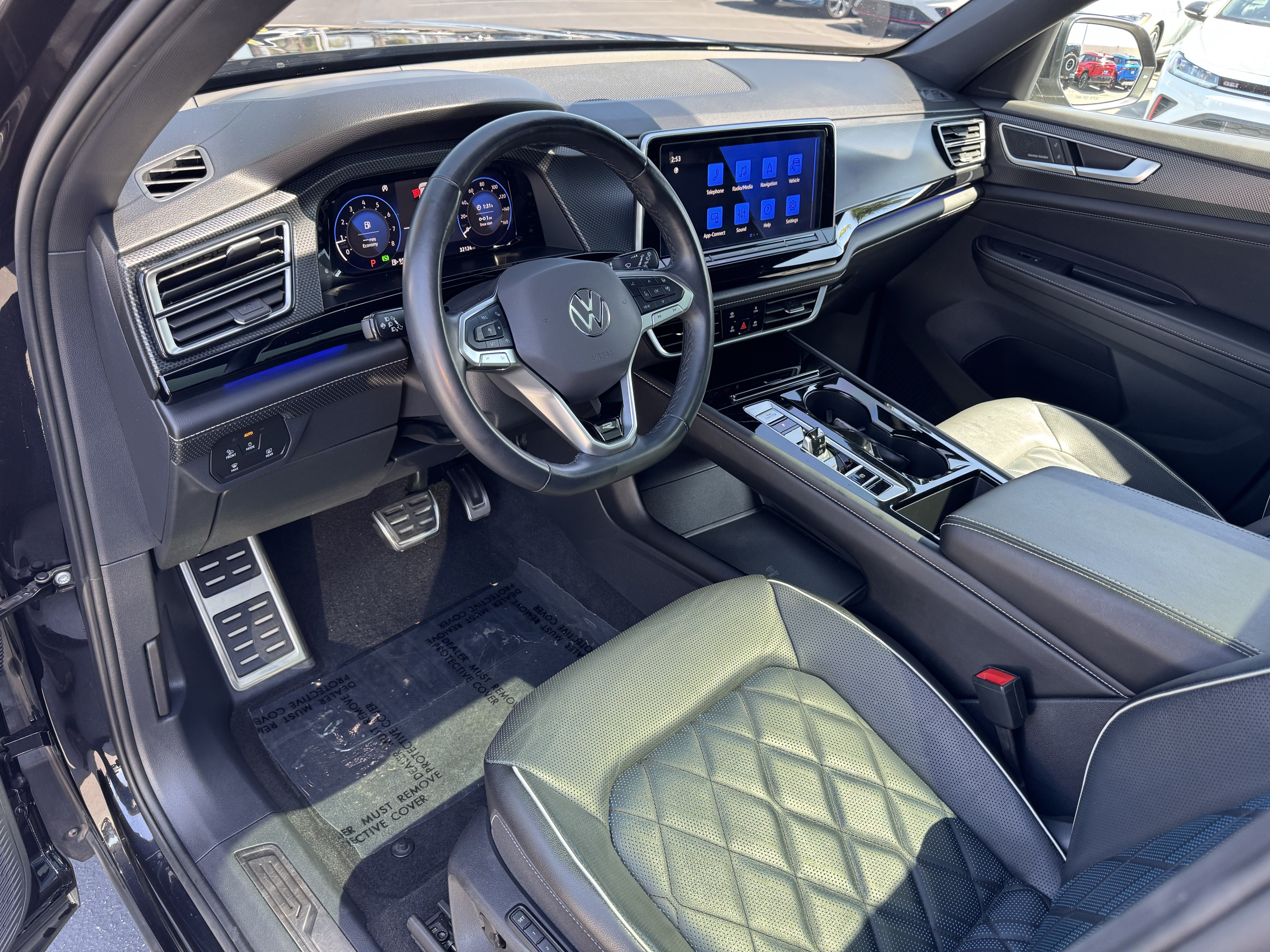 Used 2024 Volkswagen Atlas Cross Sport SEL Premium R-Line AWD/4WD image 17