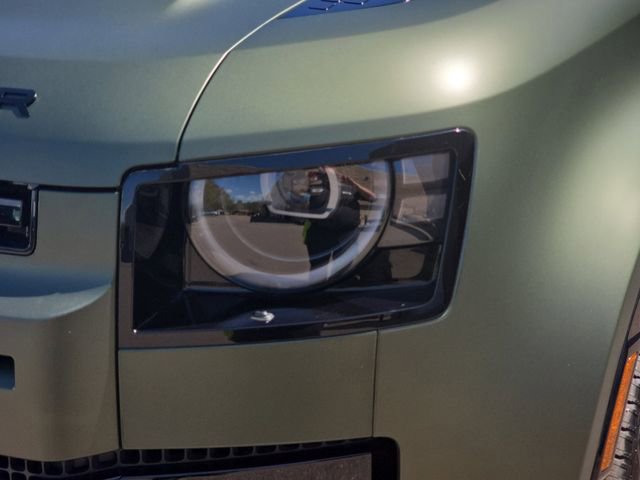 New 2026 Land Rover Defender 110 X-Dynamic SE image 21