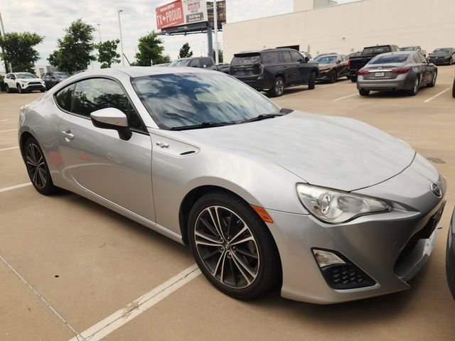 Used 2013 Scion FR-S RWD image 2